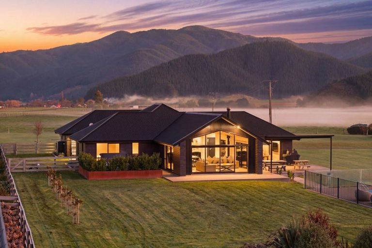 Photo of property in Koromiko Airpark, 4 Sirocco Place, Koromiko, Blenheim, 7273