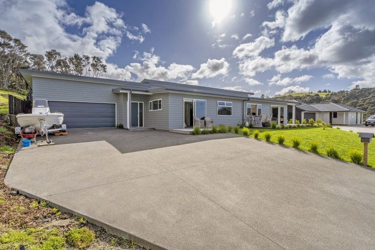 Photo of property in 11 Tohetea Lane, Wharekaho, Whitianga, 3510