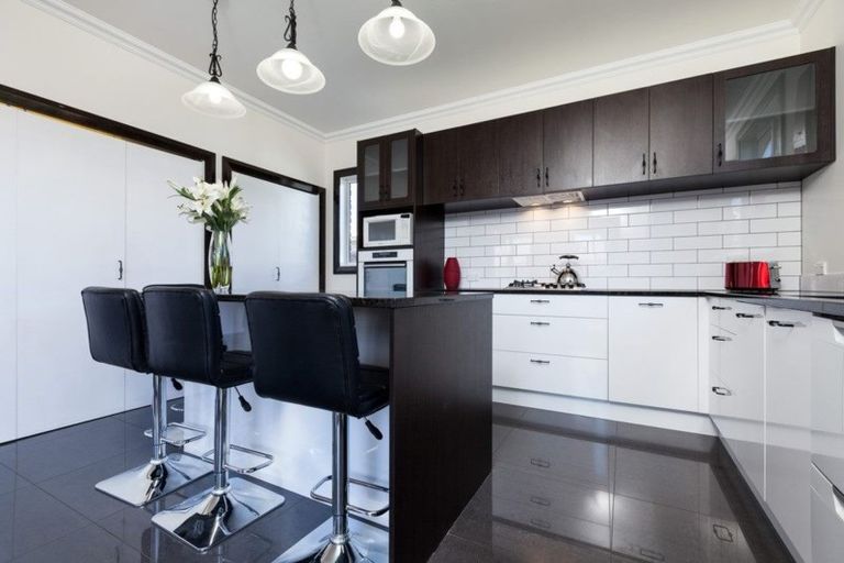 Photo of property in 286 Carrington Street, Vogeltown, New Plymouth, 4310