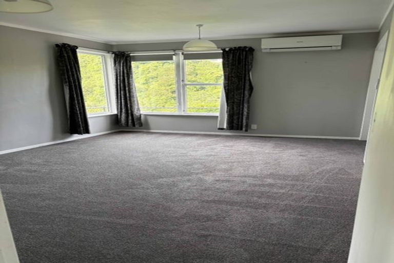 Photo of property in 19 Creswick Terrace, Northland, Wellington, 6012