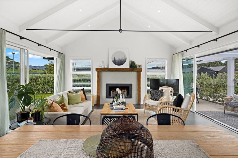 Photo of property in 2 Awanui Crescent, Matakana, 0985