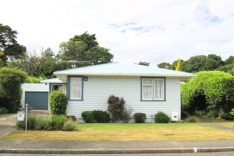 Photo of property in 26 Whirinaki Crescent, Heretaunga, Upper Hutt, 5018