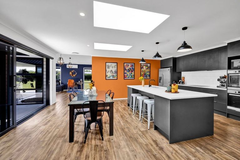 Photo of property in 405 Ketemarae Road, Normanby, Hawera, 4675