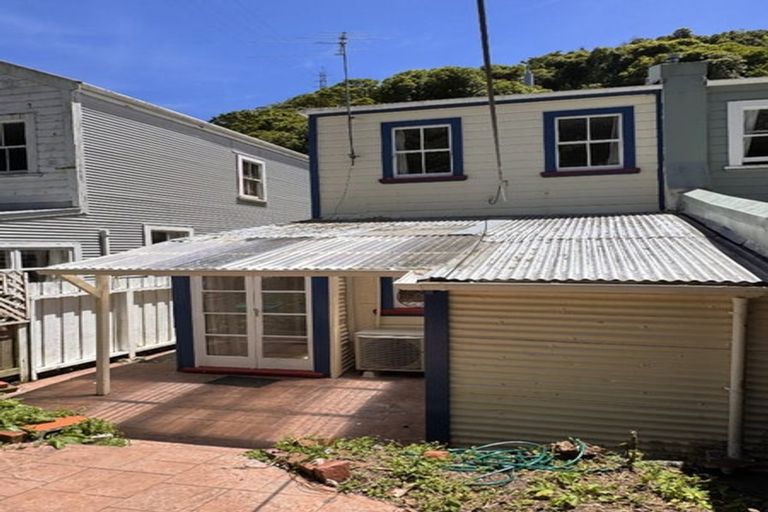Photo of property in 19 Holloway Road, Aro Valley, Wellington, 6021