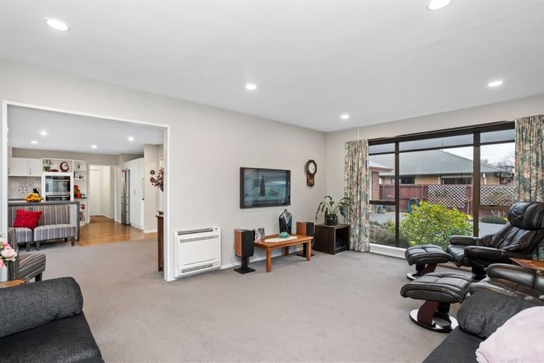 Photo of property in 6 Briarmont Street, Avondale, Christchurch, 8061