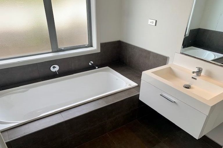 Photo of property in 16 Piwakawaka Court, Rototuna North, Hamilton, 3210