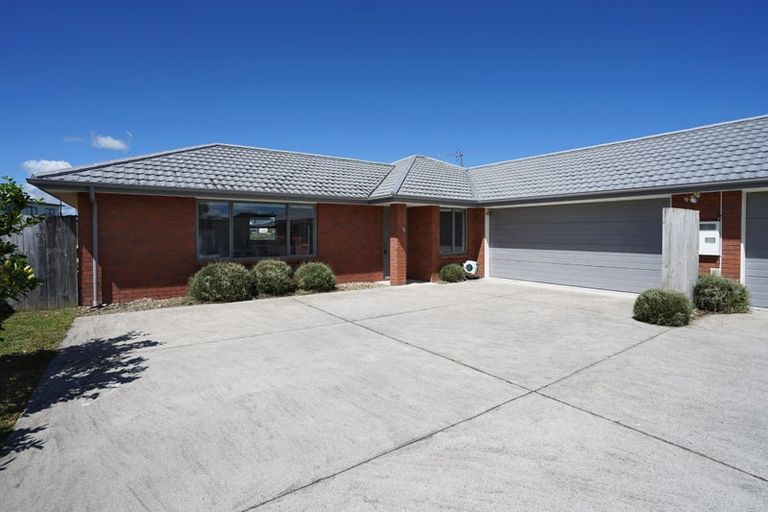 Photo of property in 38 Sirius Crescent, Rototuna North, Hamilton, 3210