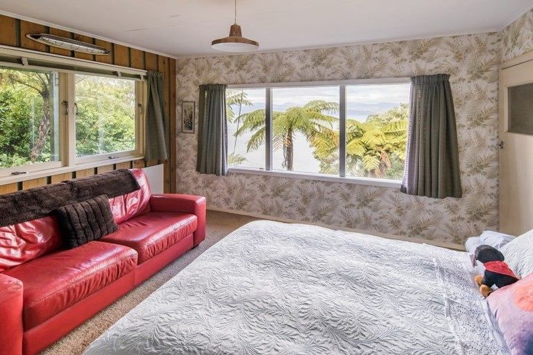 Photo of property in 11 Homebush Road, Khandallah, Wellington, 6035