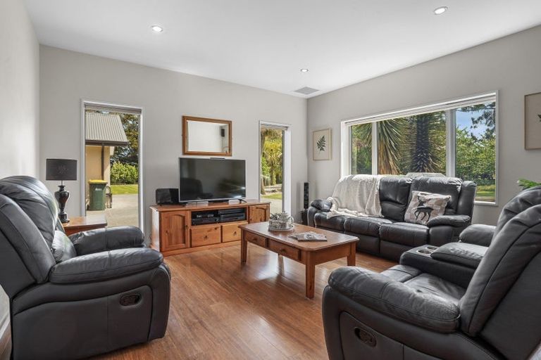 Photo of property in 152 Deans Road, Darfield, 7571