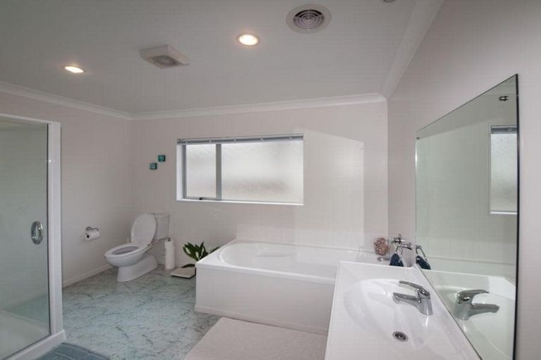 Photo of property in 10 Didsbury Grove, Churton Park, Wellington, 6037