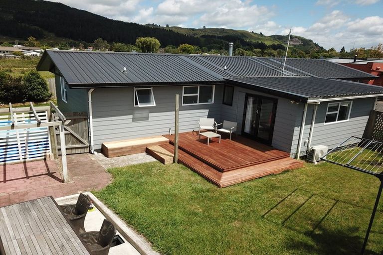 Photo of property in 13 Matthew Place, Kawaha Point, Rotorua, 3010