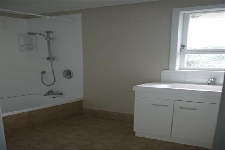 Photo of property in 9 Arnhem Place, Pukekohe, 2120