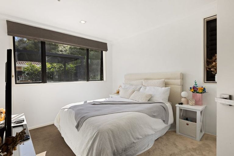 Photo of property in 23 Waldorf Crescent, Orewa, 0931