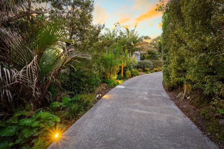Photo of property in 7a View Road, Campbells Bay, Auckland, 0630