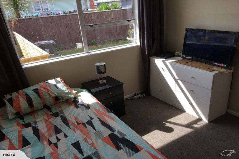 Photo of property in 1090b High Street, Taita, Lower Hutt, 5011