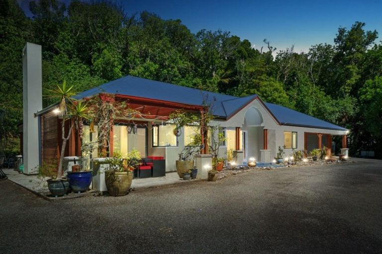 Photo of property in 103 Huia Street, Waikanae, 5391