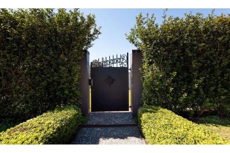 Photo of property in 60 Riverview Road, Kerikeri, 0230