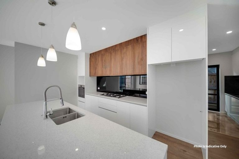 Photo of property in 60 Drumbuoy Drive, Flat Bush, Auckland, 2019