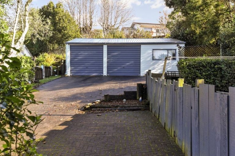 Photo of property in 3 Kemp Road, Massey, Auckland, 0614