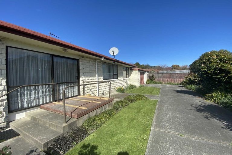 Photo of property in 1/14 Momorangi Crescent, Redwood, Christchurch, 8051