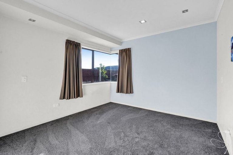 Photo of property in 5d James Drive, Bell Block, New Plymouth, 4312