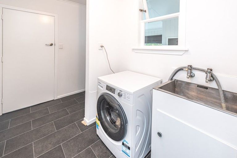 Photo of property in 18 Suther Street, Waverley, 4510