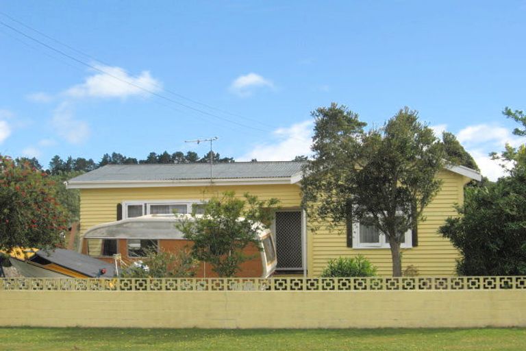 Photo of property in 35 Solander Street, Tolaga Bay, 4077