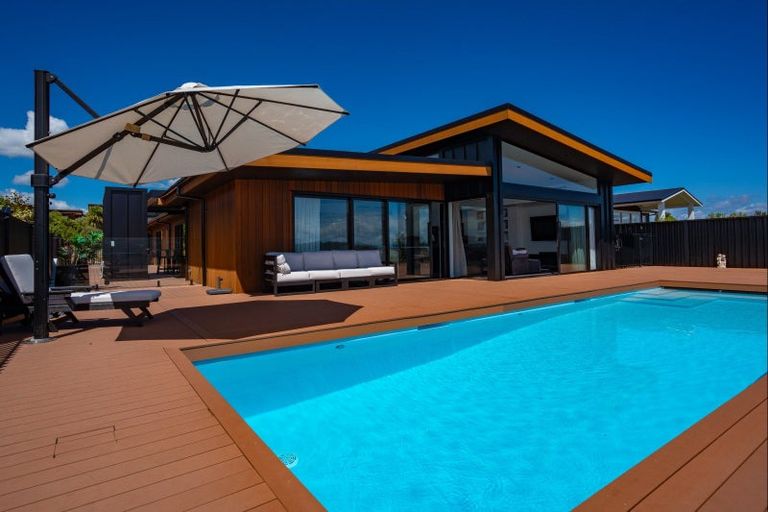 Photo of property in 20 Kurapoto Lane, Rainbow Point, Taupo, 3330