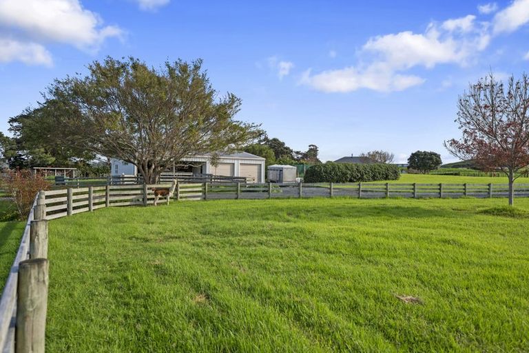 Photo of property in 68d Tuparekura Road, South Head, Helensville, 0874