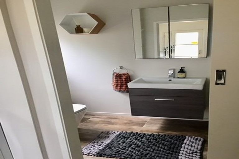 Photo of property in 37 Stapleford Crescent, Browns Bay, Auckland, 0630