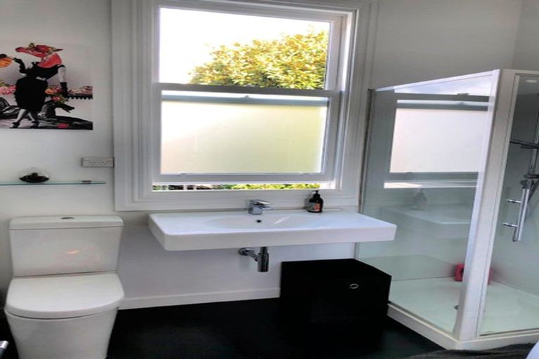 Photo of property in 15 Park Street, Thorndon, Wellington, 6011