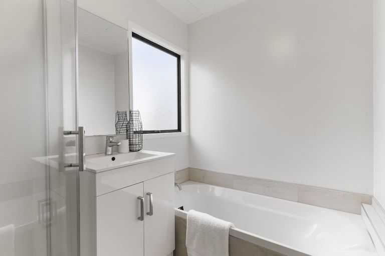 Photo of property in 91 Santiago Crescent, Unsworth Heights, Auckland, 0632