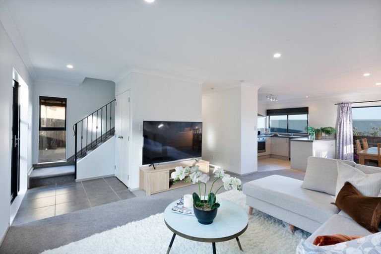 Photo of property in 230b Sturges Road, Henderson, Auckland, 0612