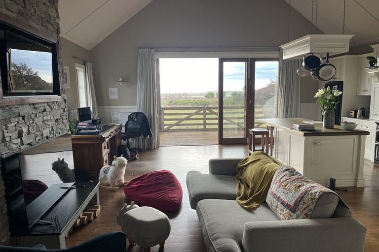 Photo of property in 21 Swindells Road, Waikuku Beach, 7473