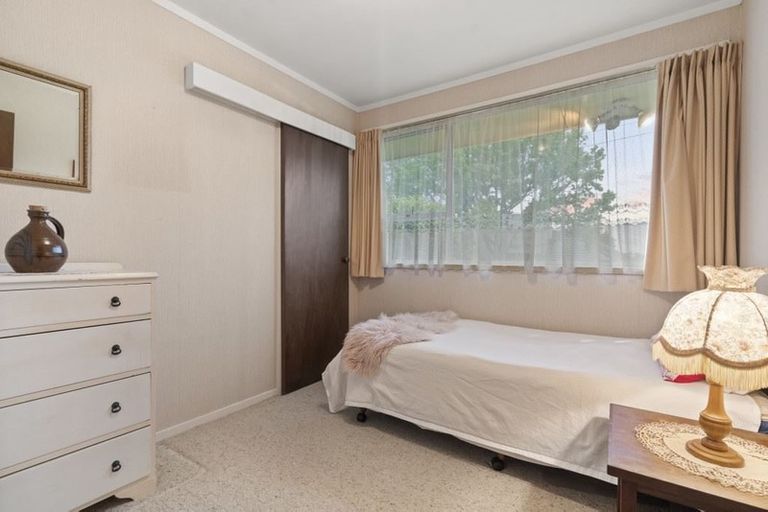 Photo of property in 2/56 Sunnynook Road, Sunnynook, Auckland, 0620