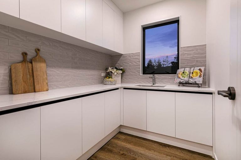 Photo of property in 32 Paparahi Place, Wainui, Silverdale, 0992