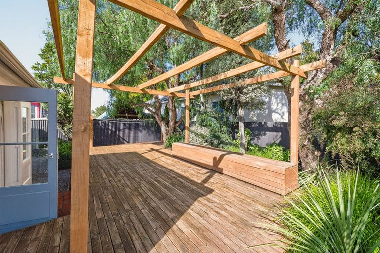 Photo of property in 341 Barbadoes Street, Christchurch Central, Christchurch, 8011