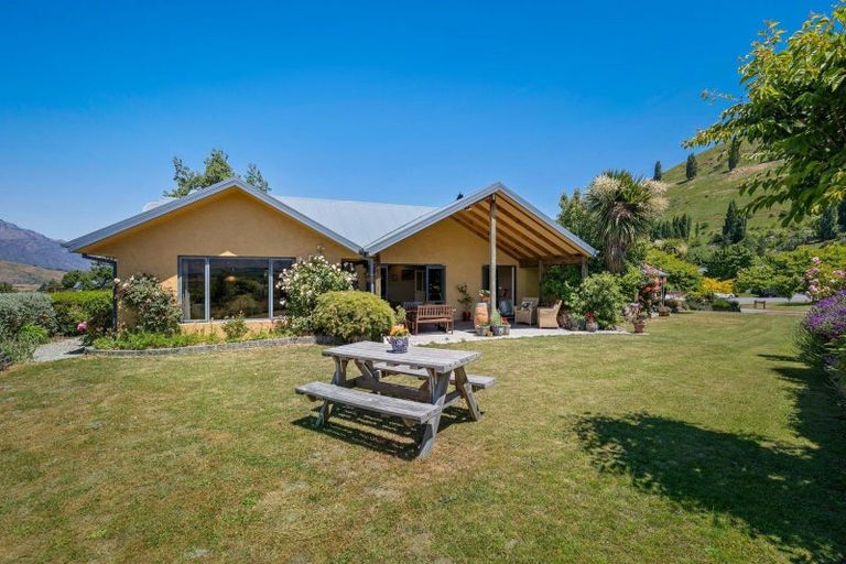 Photo of property in 2 Bramshill Drive, Lower Shotover, Queenstown, 9371