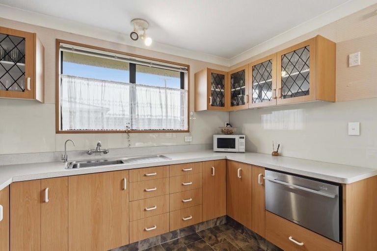 Photo of property in 37 Renfrew Street, Waikiwi, Invercargill, 9810