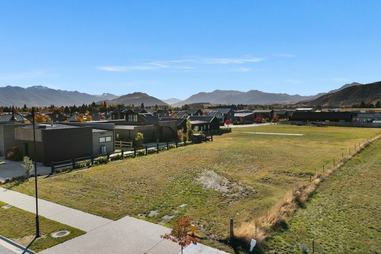 Photo of property in 23 Deans Drive, Wanaka, 9305