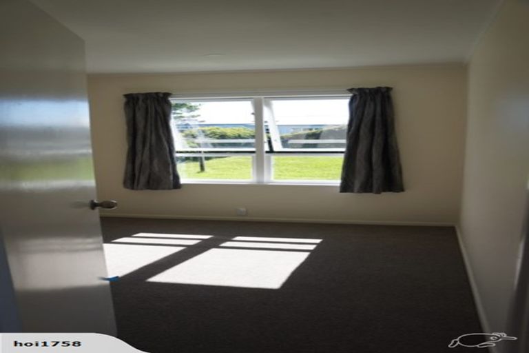 Photo of property in 24 Waipani Road, Te Atatu Peninsula, Auckland, 0610