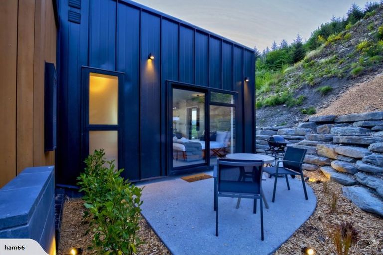 Photo of property in 61 Middleton Road, Queenstown Hill, Queenstown, 9300