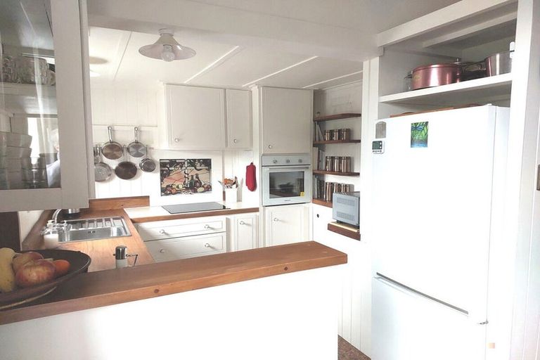 Photo of property in 2 Point Bush Road, Waimate, 7924