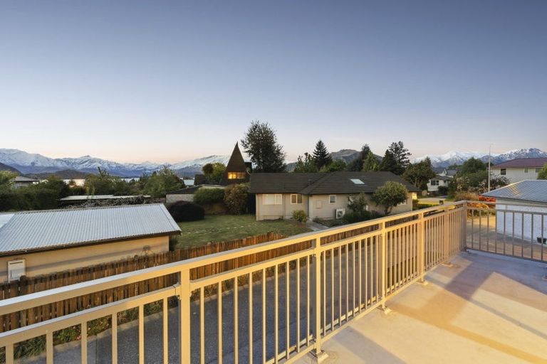 Photo of property in 27 Hunter Crescent, Wanaka, 9305