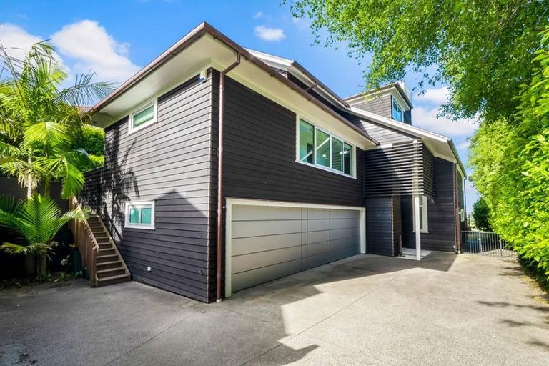 Photo of property in 37b View Road, Campbells Bay, Auckland, 0630