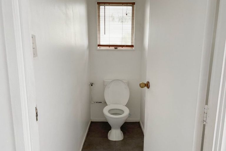 Photo of property in 129 Aviemore Drive, Highland Park, Auckland, 2010