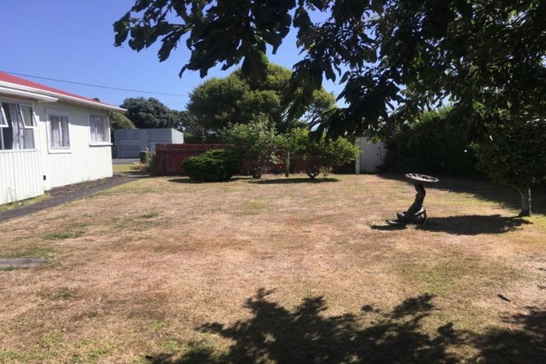 Photo of property in 96 Domett Street, Waitara, 4320