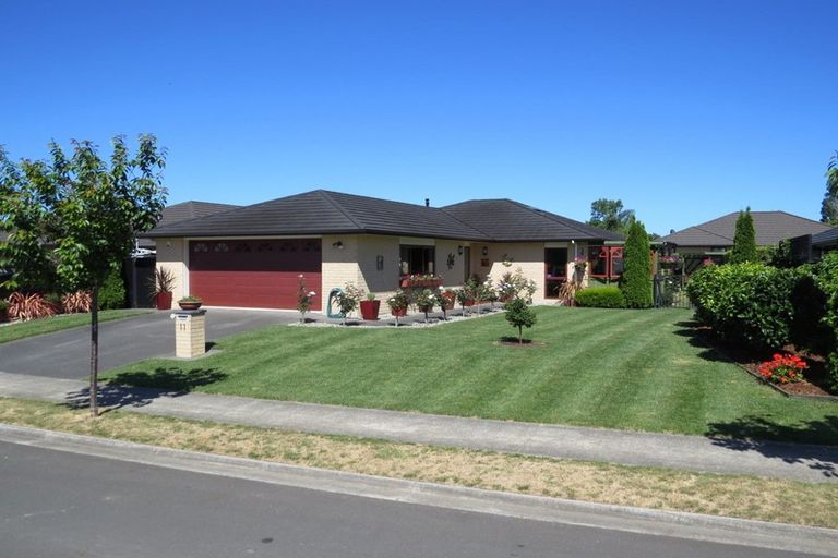 Photo of property in 11 Victoria Street, Coromandel, 3506