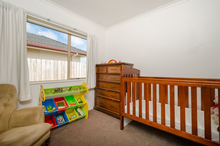 Photo of property in 114f Colwill Road, Massey, Auckland, 0614