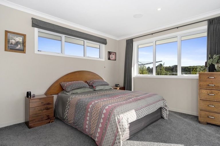 Photo of property in 6 Rochfort Crescent, Pyes Pa, Tauranga, 3112